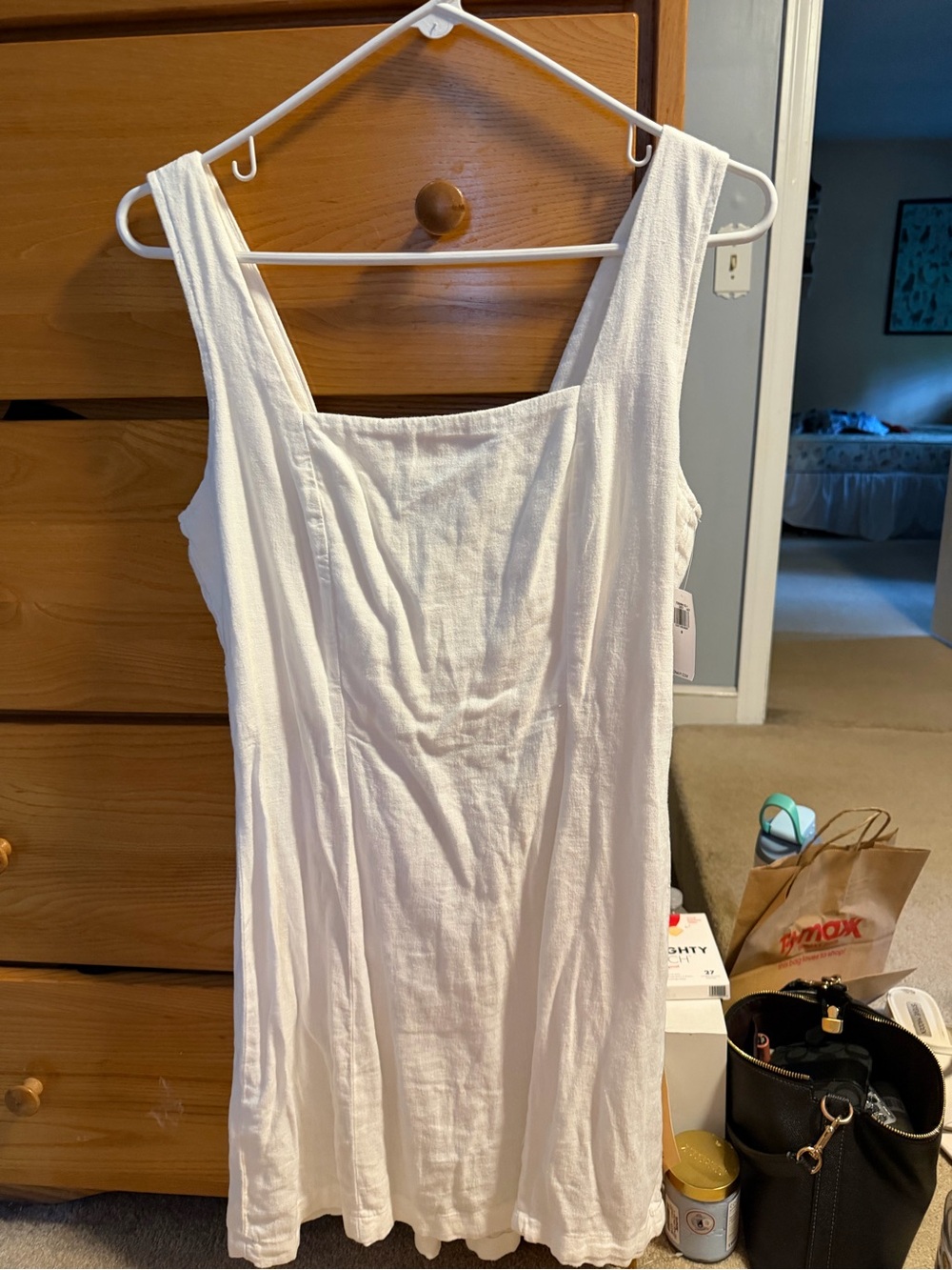 White Women’s Sleeveless Square-Neck Linen Dress